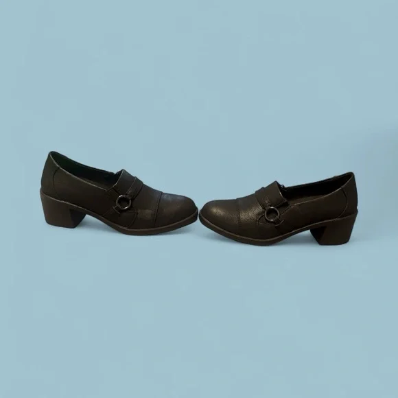 Easy Street Women’s Black Loafers - Picture 3 of 4